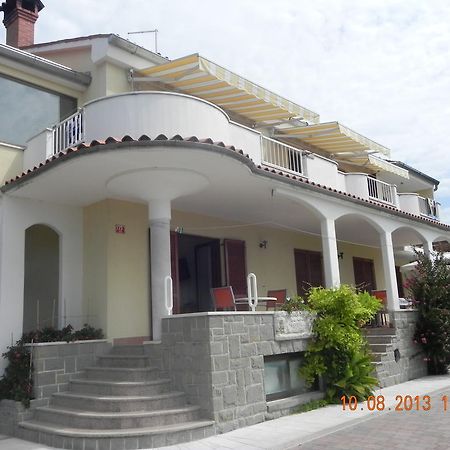 Rooms And Apartments Roza Порторож Экстерьер фото