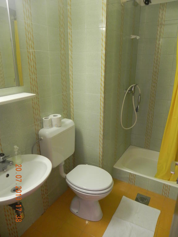 Rooms And Apartments Roza Порторож Экстерьер фото